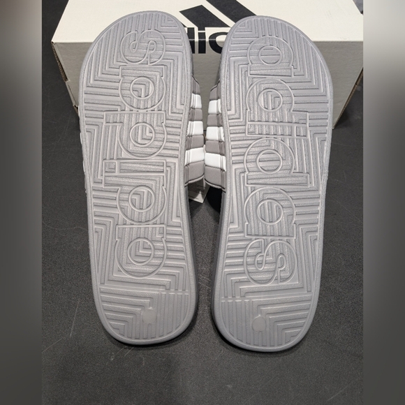Adidas Gray Adissage 3 Stripe Slide Sandals Size 18 NWT - Picture 3 of 6